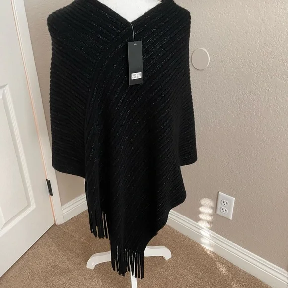 NWT Womens poncho - Picture 2 of 5